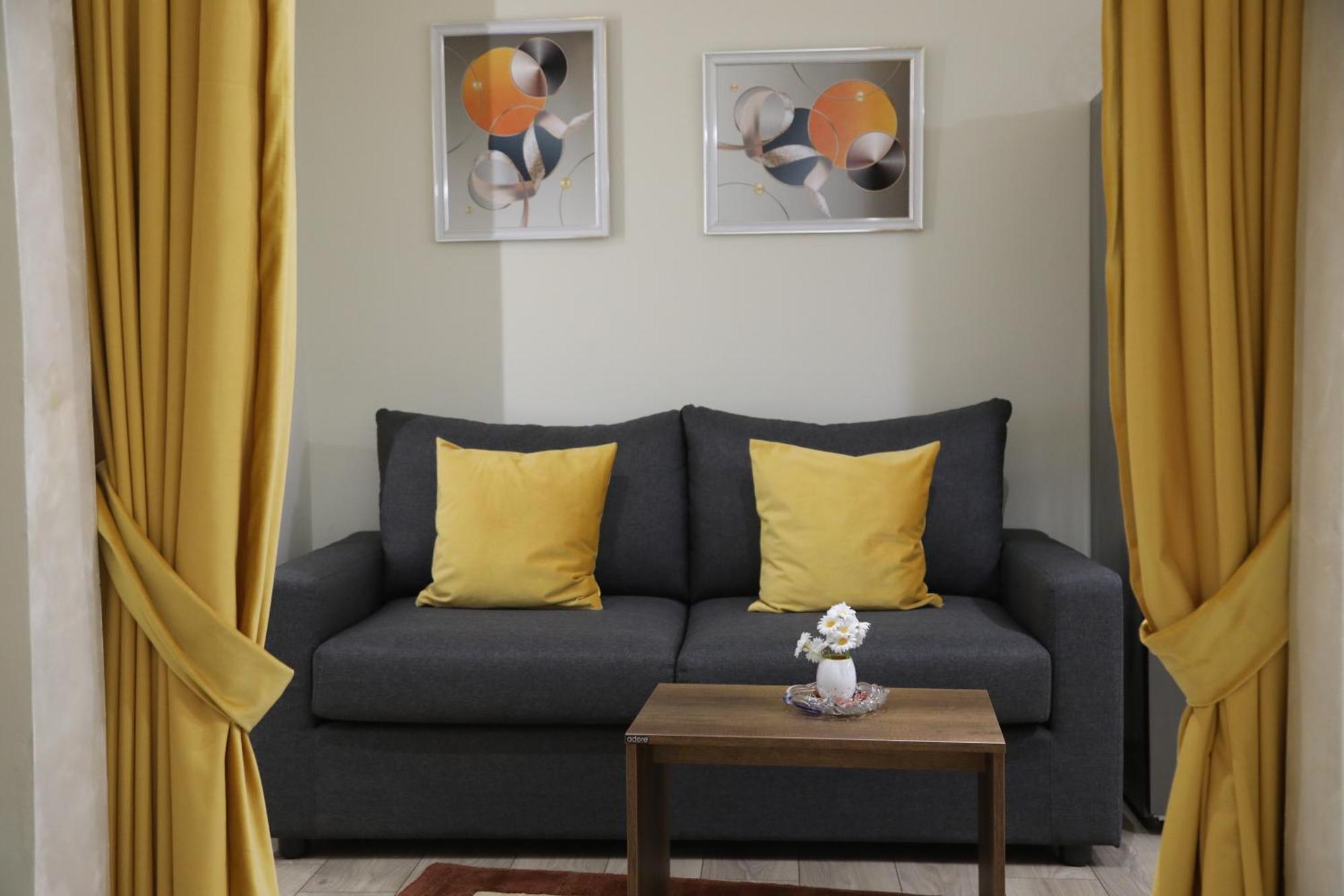 Center Cozy Modern 9/b Apartment
